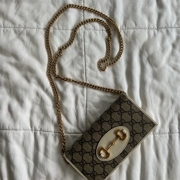 White “Gucci 1955” GG Supreme Horsebit Chain Wallet Bag - Picture 2 of 5